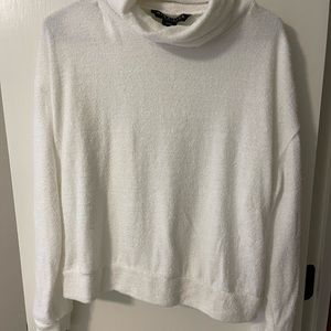 Mina Lisa feather knit turtleneck in white small